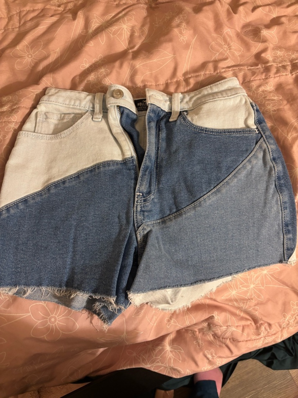 Hollister Two-Tone Curved Panel Denim Shorts in Light Blue & Cream